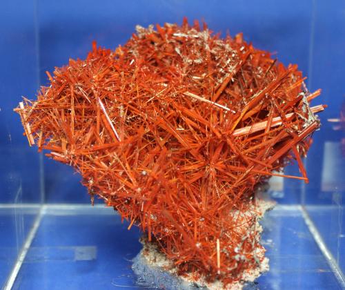 Crocoite
Adelaide Mine (Adelaide Pty Mine; Adelaide Proprietary Mine), Dundas mineral field, Zeehan District, Tasmania, Australia
14 x 14 x 10.5 cm (Author: Don Lum)