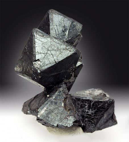 Franklinite
Sterling Mine, Ogdensburg, Sussex County, New Jersey, USA
18 x 14 x 9 mm, largest crystal measures 11 mm (Author: xdxucn)