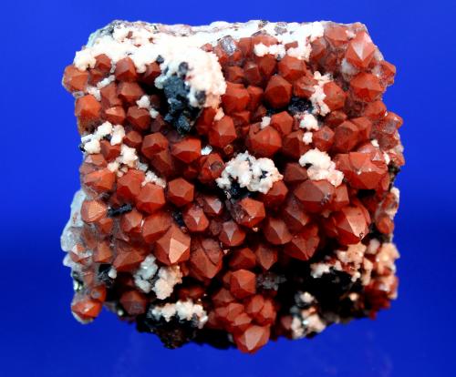 Quartz, Chalcopyrite, Dolomite
Fengjiashan Mine (Daye copper mine), Daye Co., Huangshi Prefecture, Hubei Province, China
6.5 x 6.0 cm (Author: Don Lum)