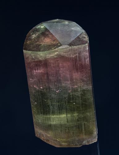 Tourmaline
Himalaya Mine, Gem Hill, Mesa Grande District, San Diego Co., California, USA
5.5 x 2.9 cm (Author: am mizunaka)