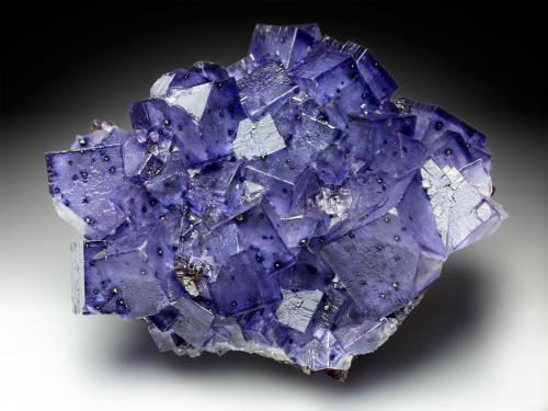 Fluorite
Elmwood mine, Tennessee, USA
7.5 x 6.4 x 4 cm (Author: xdxucn)