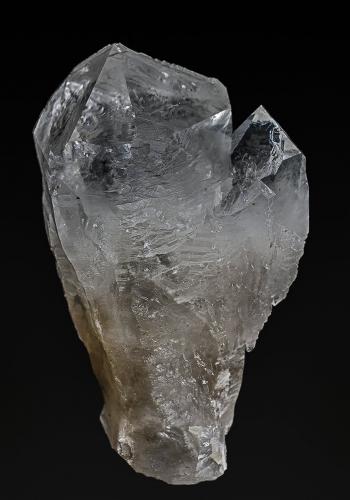 Quartz<br />Cavnic mining area, Cavnic, Maramures, Romania<br />9.5 x 5.0 cm<br /> (Author: am mizunaka)
