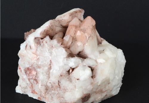 Quartz (var. milky)<br />Hodge Close Slate Quarry, Tilberthwaite, Coniston, former Cumberland (South Western Region), Cumbria, England / United Kingdom<br />7.0x5.0x4.5 cm<br /> (Author: captaincaveman)