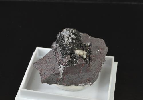 Fluorite, Calcite, Quartz on Hematite<br />Florence Mine, Egremont, West Cumberland Iron Field, former Cumberland, Cumbria, England / United Kingdom<br />3x3cm<br /> (Author: captaincaveman)