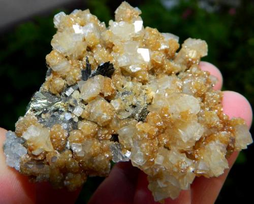 Calcite with Ferberite (Wolframite Group)<br />Baia Sprie Mine, Baia Sprie, Maramures, Romania<br />7.5 x 6 cm<br /> (Author: Deyu)