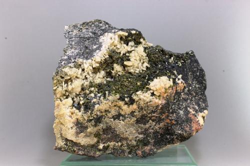Albita<br />San Carlos Claim, Valuengo, Jerez de los Caballeros, Comarca Sierra Suroeste, Badajoz, Extremadura, Spain<br />85x83 mm.<br /> (Autor: Juan Espino)