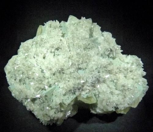 Calcita sobre Fluorita.<br />Mina Matagalls (Minas de Sant Marçal), Sant Marçal, Viladrau, Comarca Osona, Gerona / Girona, Cataluña / Catalunya, España<br />140x80 mm.<br /> (Autor: Jesus Franquesa Baucells)