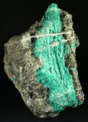 Beryl (variety emerald), Calcite<br />La Pita mining district, Cunas Mine, Municipio Maripí, Western Emerald Belt, Boyacá Department, Colombia<br />12x11x5cm<br /> (Author: Fiebre Verde)