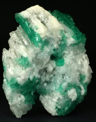 Beryl (variety emerald), Calcite<br />Coscuez mining district, Municipio San Pablo de Borbur, Western Emerald Belt, Boyacá Department, Colombia<br />105x80x60mm<br /> (Author: Fiebre Verde)