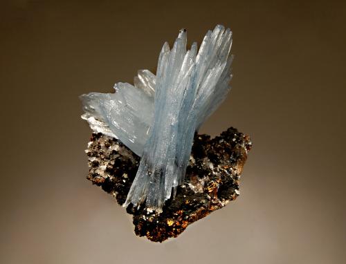 Barite<br />Jebel Ouichane mines, Beni Bou Ifrour, Nador, Nador Province, Oriental Region, Morocco<br />5.6 x 5.6 x 5.8 cm<br /> (Author: crosstimber)