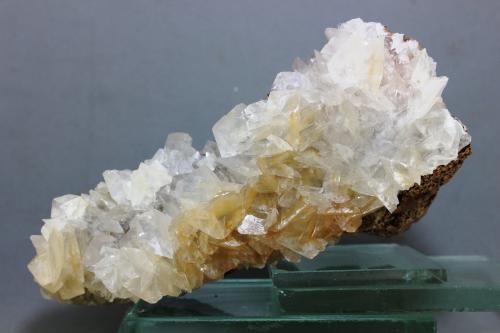 Calcita<br />Canteras de mármol, Estremoz, Distrito Évora, Región Alentejo, Portugal<br />120x46x43mm<br /> (Autor: Juan Espino)