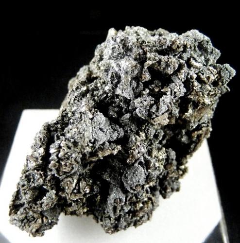 Bismuto y Pirita.<br />Pozo 366, Alberoda, Distrito Schlema-Hartenstein, Erzgebirgskreis, Sajonia/Sachsen, Alemania<br />60x45 mm<br /> (Autor: Jesus Franquesa Baucells)