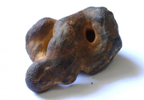 Goethita pseudomórfica de Pirita<br />Sant Julià de Ramis, Comarca Gironès, Gerona / Girona, Catalonia / Catalunya, Spain<br />Medidas pieza: 3,7x3,3x2 cm<br /> (Autor: Sergio Pequeño)