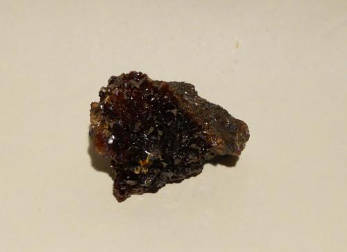 Esfalerita<br />Mina Troya, Mutiloa, Comarca Goyerri, Guipúzcoa / Gipuzkoa, País Vasco (Euskadi), España<br />3x2,5 cm<br /> (Autor: Ander Ispizua Juan)