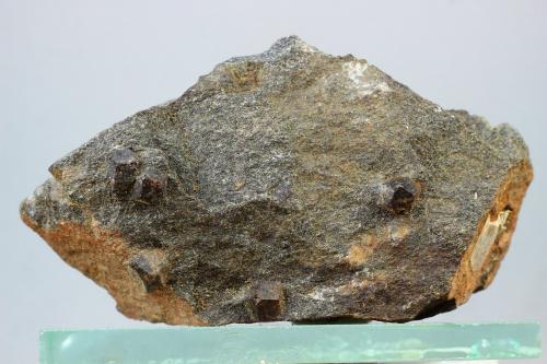 Almandino<br />Tirol Norte, Tirol, Austria<br />83x25 mm<br /> (Autor: Juan Espino)