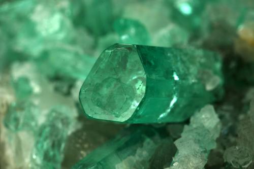 Beryl (variety emerald), Calcite<br />Coscuez mining district, Municipio San Pablo de Borbur, Western Emerald Belt, Boyacá Department, Colombia<br />85x80x60mm - Detail<br /> (Author: Fiebre Verde)