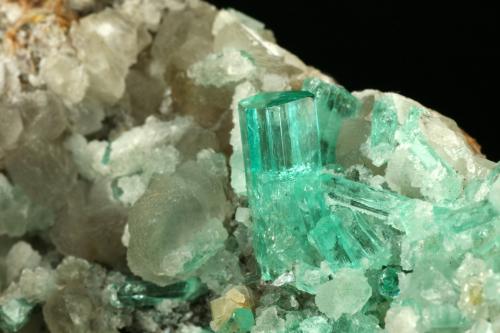 Beryl (variety emerald), Calcite<br />Coscuez mining district, Municipio San Pablo de Borbur, Western Emerald Belt, Boyacá Department, Colombia<br />85x80x60mm - Detail<br /> (Author: Fiebre Verde)