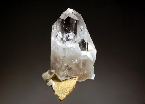 Barite<br />Book Cliffs area, Grand Junction, Mesa County, Colorado, USA<br />4.2 x 6.0 cm<br /> (Author: crosstimber)