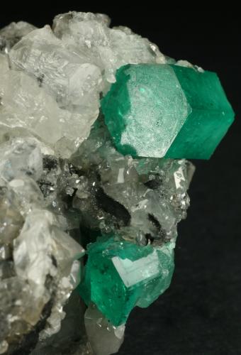 Beryl (variety emerald), Calcite<br />La Pita mining district, Cunas Mine, Municipio Maripí, Western Emerald Belt, Boyacá Department, Colombia<br />60x50x35mm<br /> (Author: Fiebre Verde)