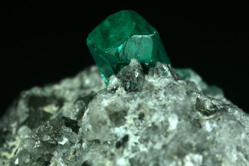 Beryl (variety emerald), Calcite, Pyrite, Quartz<br />Coscuez mining district, Municipio San Pablo de Borbur, Western Emerald Belt, Boyacá Department, Colombia<br />50x20x45mm<br /> (Author: Fiebre Verde)