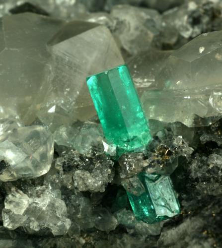 Beryl (variety emerald), Calcite, Pyrite<br />La Pita mining district, Cunas Mine, Municipio Maripí, Western Emerald Belt, Boyacá Department, Colombia<br />100x60x40mm<br /> (Author: Fiebre Verde)