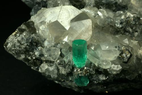 Beryl (variety emerald), Calcite, Pyrite<br />La Pita mining district, Cunas Mine, Municipio Maripí, Western Emerald Belt, Boyacá Department, Colombia<br />100x60x40mm<br /> (Author: Fiebre Verde)