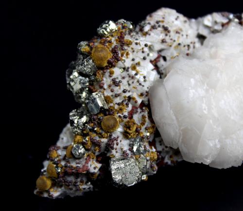 Calcite, Goethite, Hematite, Pyrite, Dolomite<br />Charcas, Municipio Charcas, San Luis Potosí, Mexico<br />10.2 x 5.5 x 4.7 cm<br /> (Author: Don Lum)