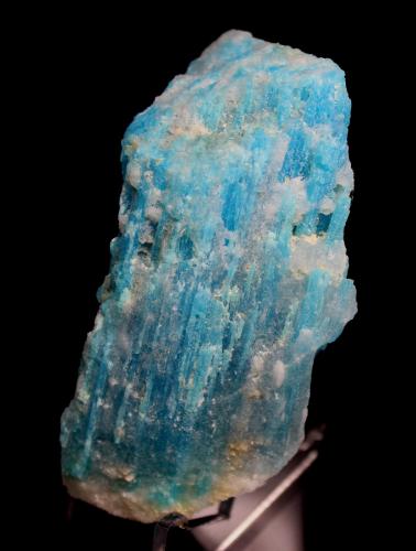 Kröhnkite, Blödite<br />Chuquicamata Mine, Chuquicamata District, Calama, El Loa Province, Antofagasta Region, Chile<br />8.0 x 3.8 x 4.1 cm<br /> (Author: Don Lum)