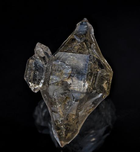 Quartz<br />Distrito Jinkouhe, Prefectura Leshan, Provincia Sichuan, China<br />5.8 x 3.7 cm<br /> (Author: am mizunaka)