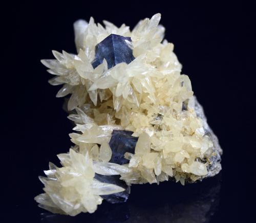 Fluorite, Calcite<br />"Green Tracts (North Green Mine, East Green Mine, West Green Mine), Bethel Level, Ozark-Mahoning group, Cave-in-Rock Sub-District, Hardin County, Illinois, USA<br />5.3 x 4.8 x 5.2 cm<br /> (Author: Don Lum)