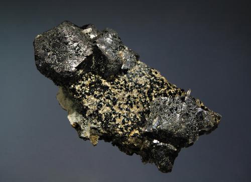 Magnetite<br />Dashkesan deposit, Dashkesan, Dashkesan District, Republic of Azerbaijan<br />5.0 x 6.2 cm<br /> (Author: crosstimber)
