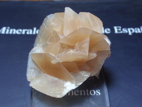 Calcita<br />Canteras de mármol, Estremoz, Distrito Évora, Província Alentejo Central, Región Alentejo, Portugal<br />45x45 mm<br /> (Autor: Ignacio)