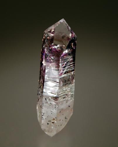 Quartz<br />Montes Goboboseb, Zona Brandberg, Región Erongo, Namibia<br />2.0 x 6.8 cm<br /> (Author: crosstimber)