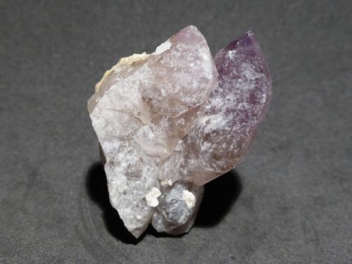 Cuarzo (variedad amatista)<br />Pedrera Mas Sever, Massabè (Mas Ceber), Sils, Comarca La Selva, Gerona / Girona, Cataluña / Catalunya, España<br />4,5x3 cm<br /> (Autor: Ander Ispizua Juan)