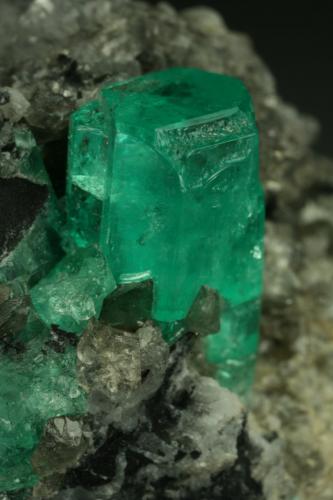 Beryl (variety emerald), Calcite<br />Coscuez mining district, Municipio San Pablo de Borbur, Western Emerald Belt, Boyacá Department, Colombia<br />35x40x55mm<br /> (Author: Fiebre Verde)