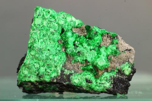 Uvarovita<br />El Hierro, Mayarí-Baracoa, Provincia Holguín, Cuba<br />20x15 mm<br /> (Autor: Juan Espino)