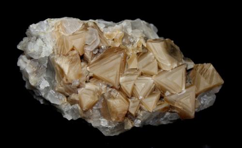 Calcite<br />Strontian, Lochaber, Argyll and Butte, Scotland / United Kingdom<br />6.9 x 3.8 x 2.8 cm<br /> (Author: Don Lum)