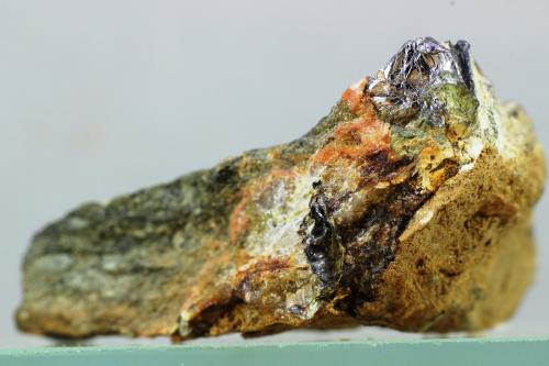 Molibdenita<br />Cantera Los Arenales, Monte La Rocha de Piquer, Torás, Comarca Alto Palancia, Castellón / Castelló, Comunidad Valenciana / Comunitat Valenciana, España<br />40x31 mm<br /> (Autor: Juan Espino)