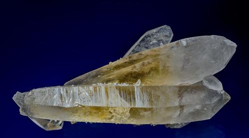 Quartz<br />Laguna Parker, Condado Mono, California, USA<br />15.7 x 7.0 cm<br /> (Author: am mizunaka)