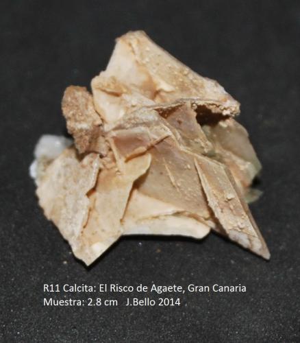 Calcita<br />Barranco de El Risco, Agaete, Gran Canaria, Provincia de Las Palmas, Canarias, España<br />2,8 cm<br /> (Autor: Jose Bello)