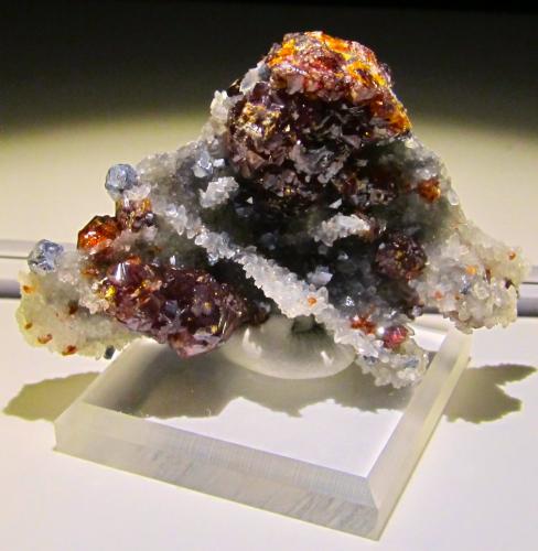 Sphalerite, Galena<br />Shuikoushan Mine, Shuikoushan ore field, Changning, Hengyang Prefecture, Hunan Province, China<br />5.3 x 4.9 x 2.8cm<br /> (Author: steven calamuci)