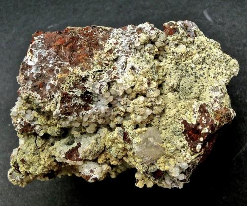 Chabazita (variedad facolita) y Esmectita (Grupo)<br />Montaña Blanca-Pueblo de Agaete, Agaete, Gran Canaria, Provincia de Las Palmas, Canarias, España<br />8 x 6 x 5 cm<br /> (Autor: María Jesús M.)