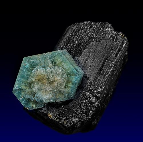 Schorl, Beryl (var. aquamarine), Opal (var. opal-AN)<br />Erongo Mountain, Usakos, Erongo Region, Namibia<br />3.4 x 2.8 cm<br /> (Author: am mizunaka)