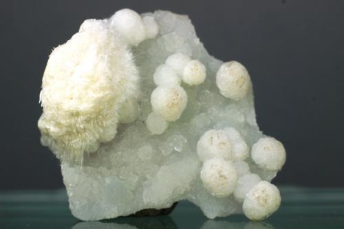 Okenita<br />Malad, Mumbai (Bombay), Distrito Mumbai, Maharashtra, India<br />34x30 mm<br /> (Autor: Juan Espino)