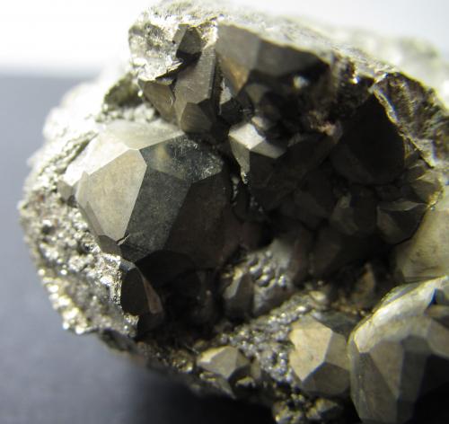 Pirita<br />Mina Nanisivik, Nanisivik, Isla Baffin, Territorio Nunavut, Canadá<br />2''5 cm. ancho de campo<br /> (Autor: prcantos)