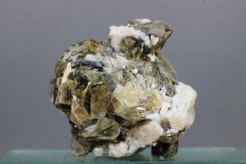 Moscovita<br />Virgem da Lapa, Vale do Jequitinhonha, Minas Gerais, Brasil<br />39x39 mm<br /> (Autor: Juan Espino)