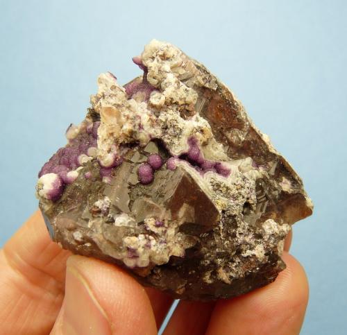 Fluorite on Quartz<br />Riemvasmaak pegmatites, Orange river area, Kakamas, ZF Mgcawu District, Northern Cape Province, South Africa<br />53 x 45 x 33 mm<br /> (Author: Pierre Joubert)