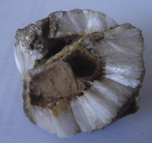 Wavellita<br />Diamantina, Vale do Jequitinhonha, Minas Gerais, Brazil<br />5 x 4 x 3,3 cm<br /> (Autor: Anisio Claudio)