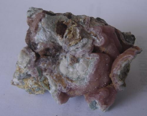Wavellita<br />Diamantina, Vale do Jequitinhonha, Minas Gerais, Brazil<br />5 x 4 x 3,2 cm<br /> (Autor: Anisio Claudio)