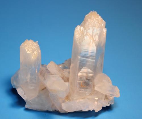 Quartz<br />Garland County, Arkansas, USA<br />8.7 x 5.4 x 7.7 cm<br /> (Author: Don Lum)